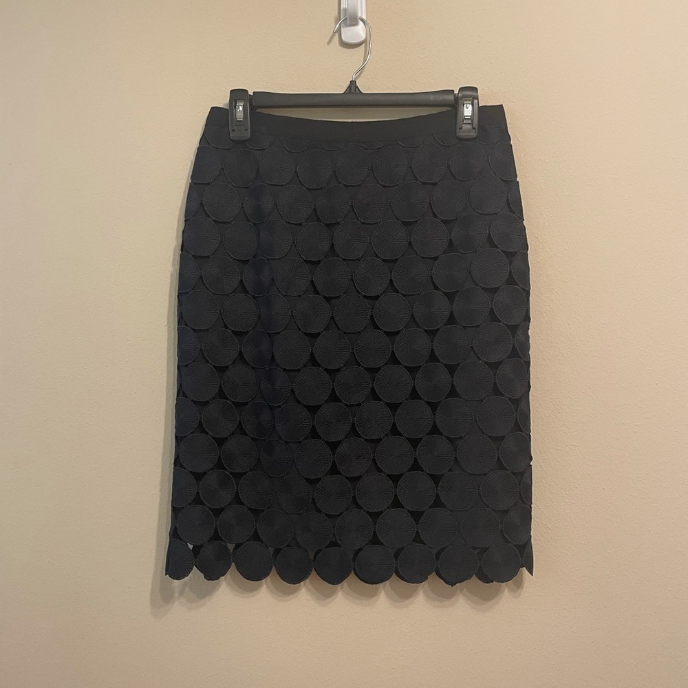ANN TAYLOR NAVY LACE PENCIL SKIRT